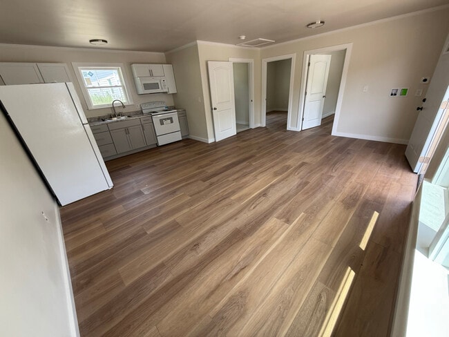 Building Photo - 6497 Daniels Fork