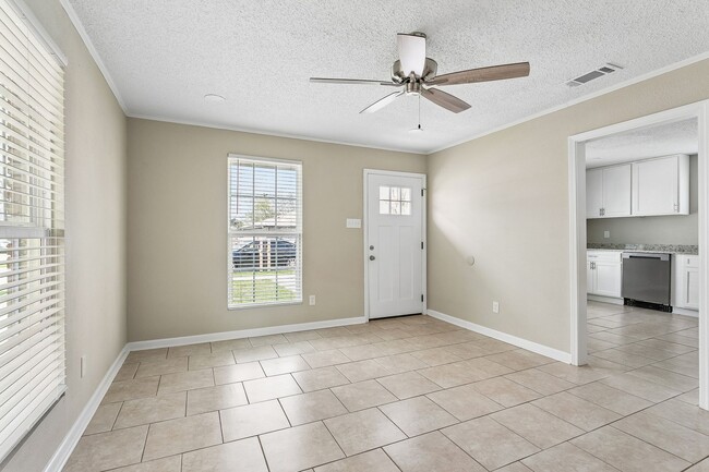 Building Photo - (OTR)2610-2612Dawso