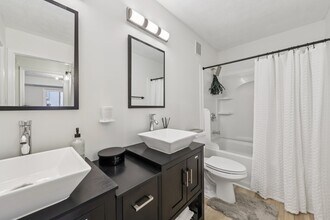 Building Photo - 2209 Hunters Run Dr