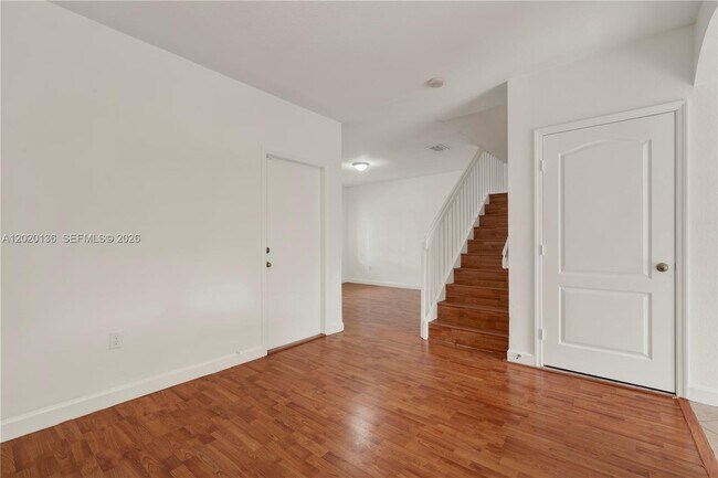 Foto del edificio - 8566 SW 214th Way
