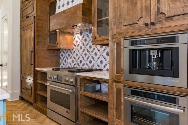Building Photo - 11277 Serenbe Ln