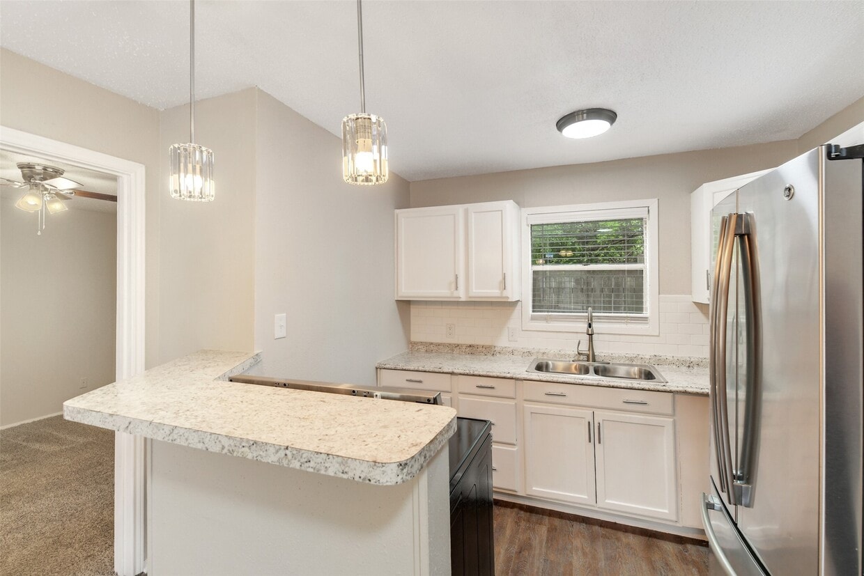 Primary Photo - 1514 Broadmoor Dr