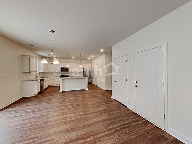 Building Photo - 2060 Brook Enclave Trail