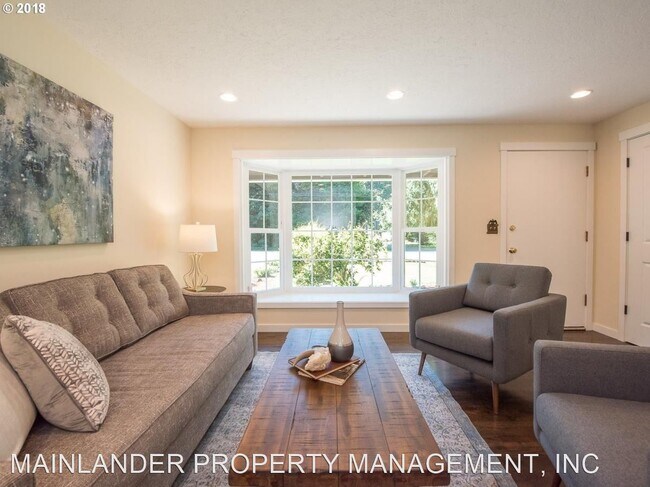 Foto del edificio - 3 br, 1 bath House - 6137 SW CHILDS RD