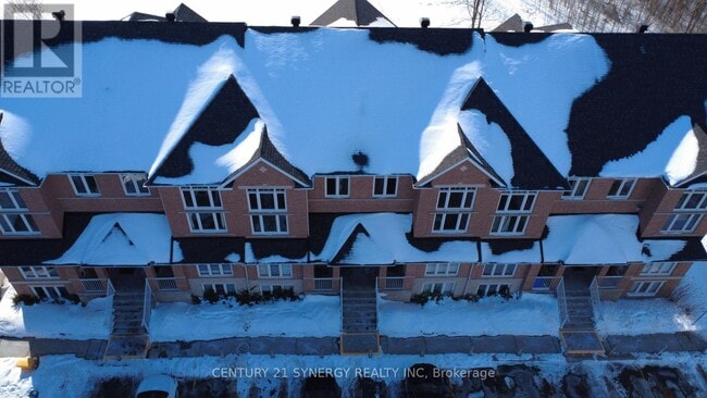 Building Photo - 280 Tivoli Private