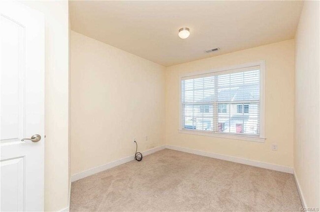 Building Photo - 7348 Pebble Lake Dr