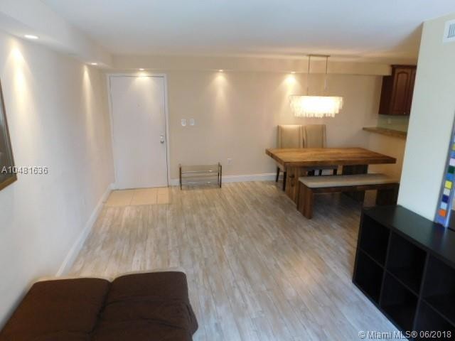 Foto del edificio - 210 SW 11th St