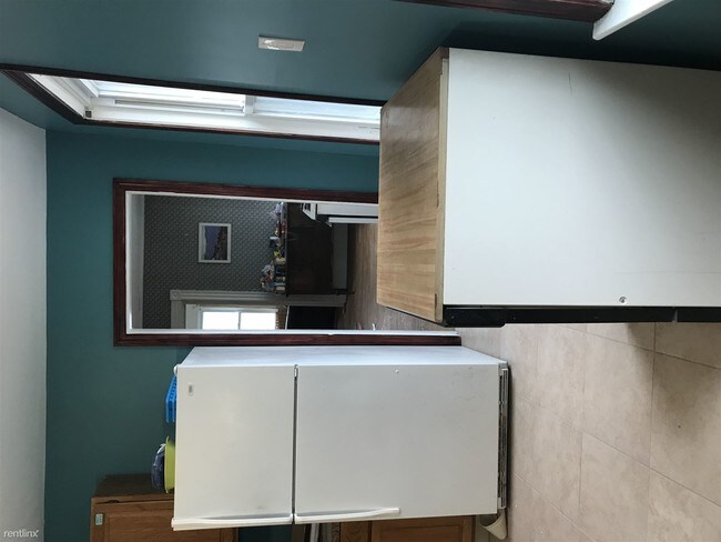 Foto del edificio - 1 br, 1 bath House - 10 Winter St Third floor