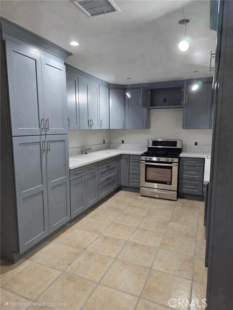 Foto del edificio - 21181 Balsa St
