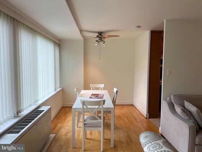 Foto del edificio - 1210 N Taft St