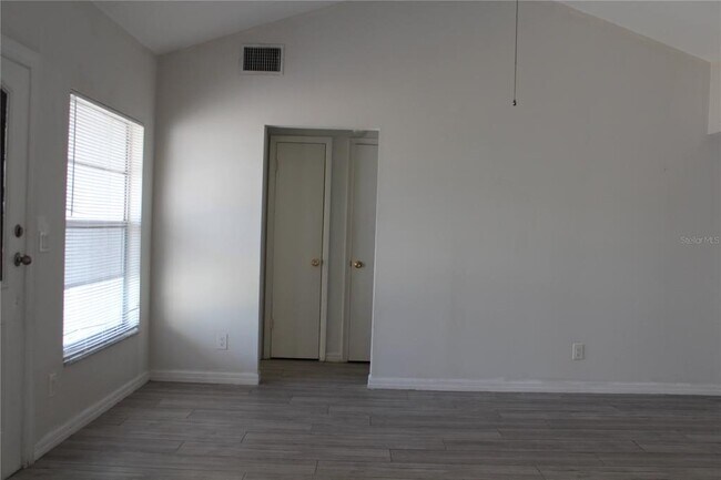 Foto del edificio - 10115 Wheatley Hills Ct