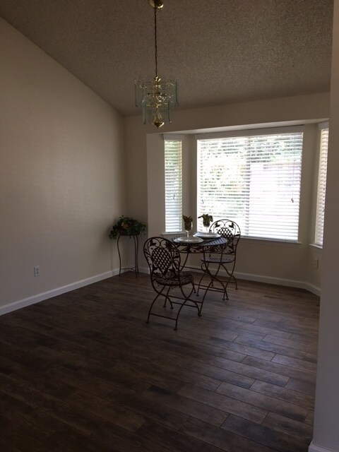 Foto del edificio - APPLY FOR THIS MOVE IN READY HOME NOW!