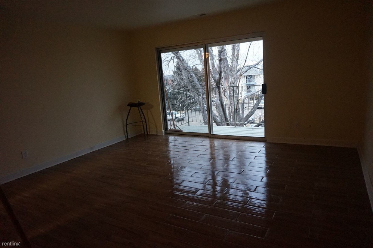 Primary Photo - 12122 Huron St