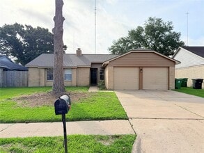 Building Photo - 17219 Foxfield Dr