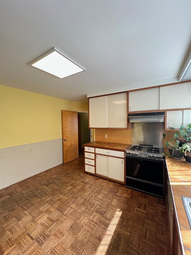 Foto del edificio - 10 Packard Ave