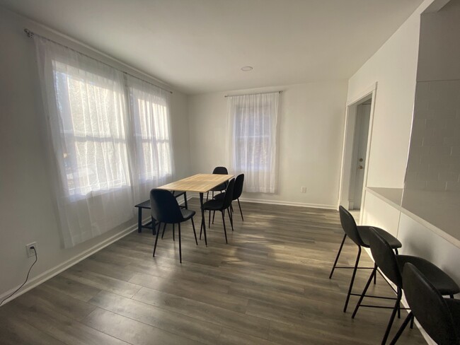 Foto del edificio - 629 S Rd