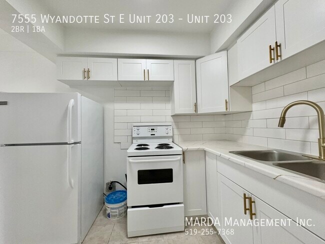 Photo du bâtiment - BEAUTIFULLY RENOVATED 2-BEDROOM/1-BATH APA...
