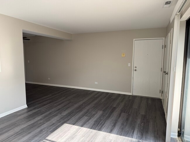 Building Photo - 2220 Abbeywood Dr