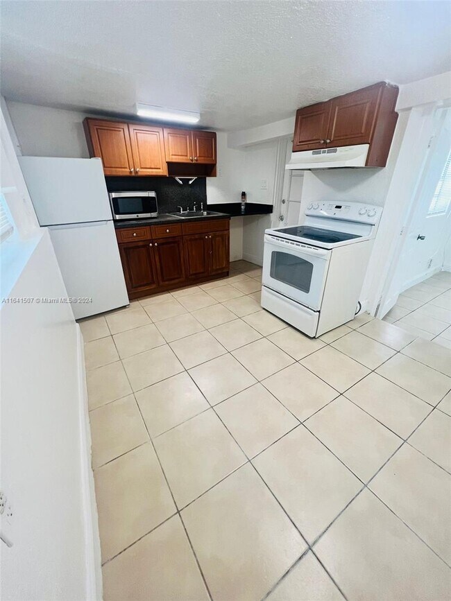 Foto del edificio - 2660 NE 212th Terrace