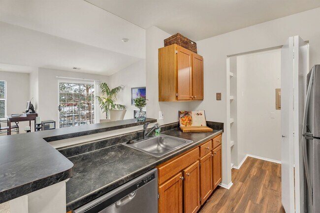 Foto del edificio - Village of Canton Apartments