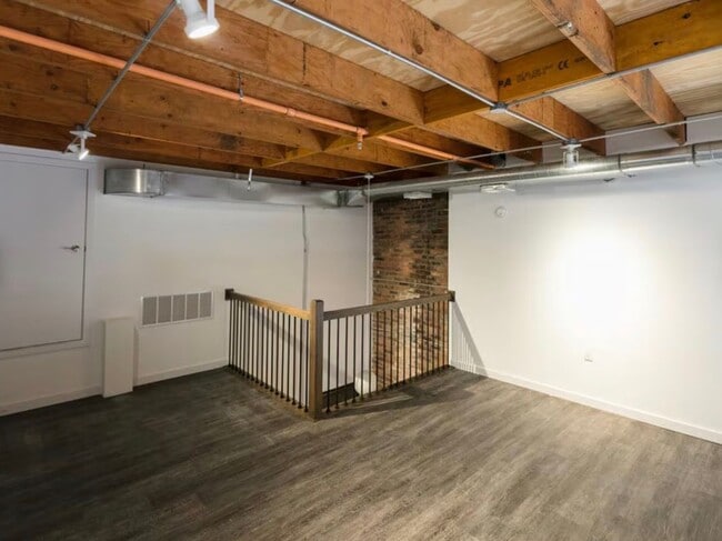 Building Photo - 207 E Baltimore Ave