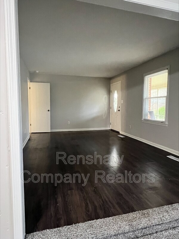Building Photo - 3122 Northwood Blvd