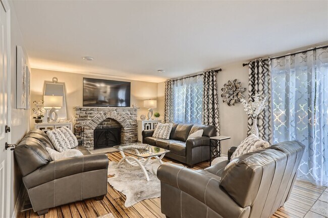 Foto del edificio - 7035 S Chase Ct