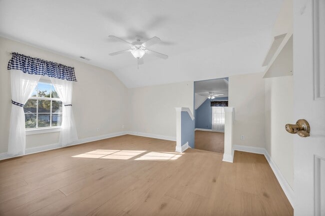 Building Photo - 631 Cottage Oaks Cir