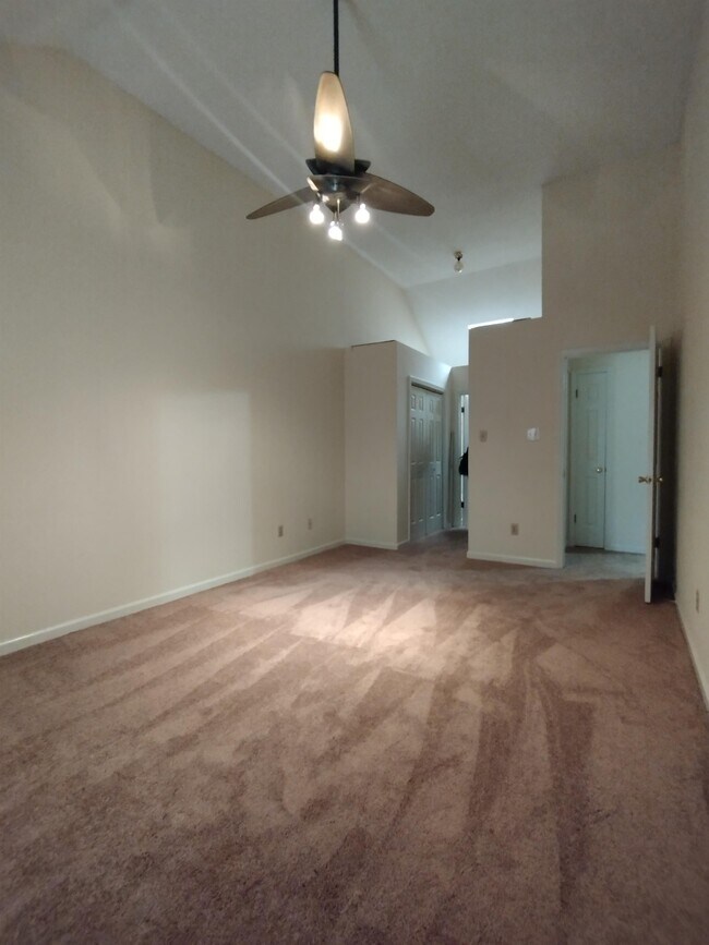 Foto del edificio - 2810 Arbor Lane Cove