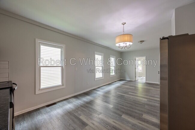 Foto del edificio - 687 Winchester Ave