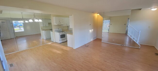 Foto del edificio - 100 Ewing Dr