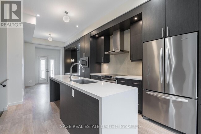 Building Photo - 222 Vellwood Common