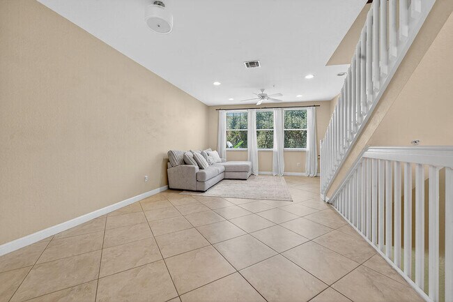 Building Photo - 1730 Borrego Way