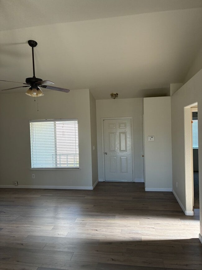 Foto del edificio - 3 Bedroom 2 Bath Home