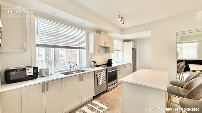 Building Photo - 1075 Douglas Mccurdy Cmn