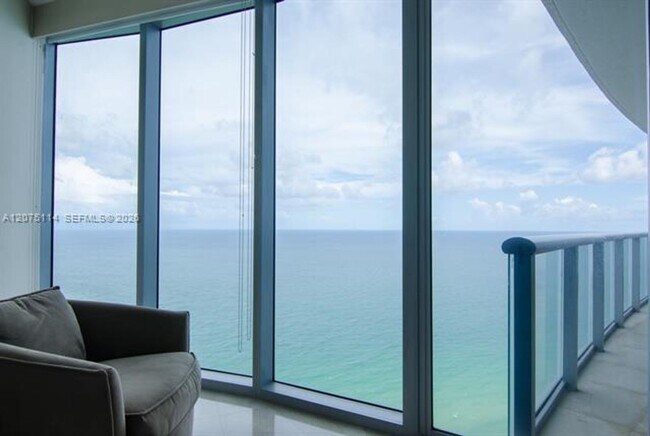 Foto del edificio - 17001 Collins Ave