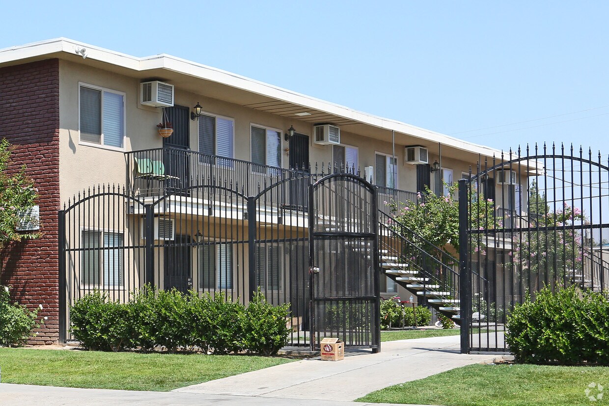Primary Photo - 1368-1396 E San Bruno Ave