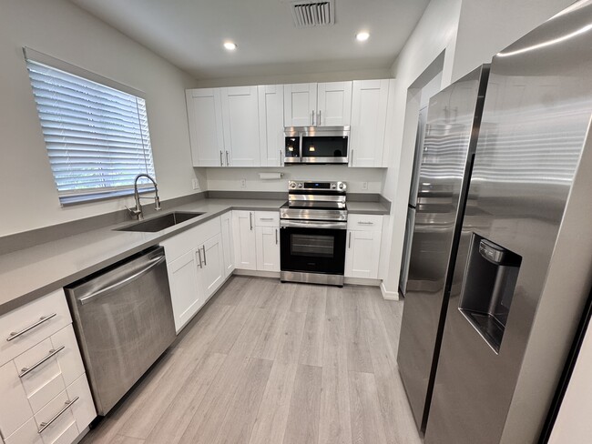 Building Photo - 7128 SW 22nd St