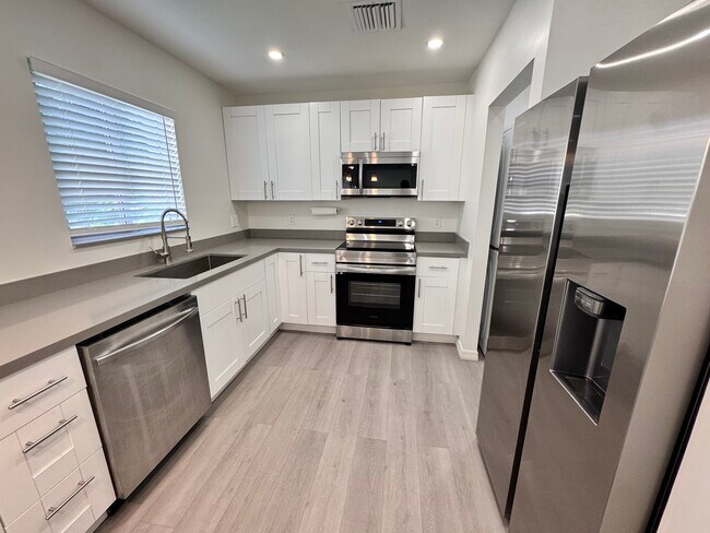 Foto del edificio - 7128 SW 22nd St