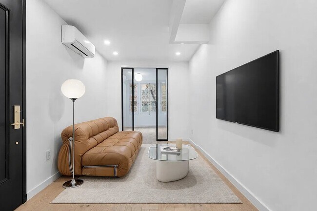 Building Photo - 93 Hicks St