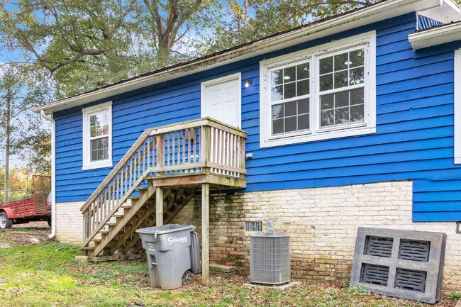 Building Photo - Charming 2-Bedroom Retreat in Spartanburg'...