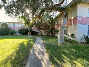 Building Photo - 5931 Cahuenga Blvd