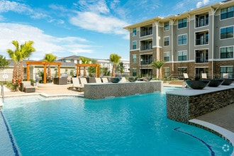 Beacon at Buffalo Pointe photo'