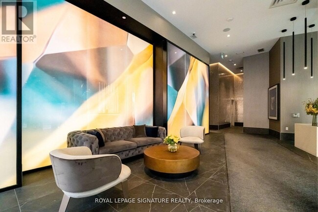 Building Photo - 219 Dundas St E