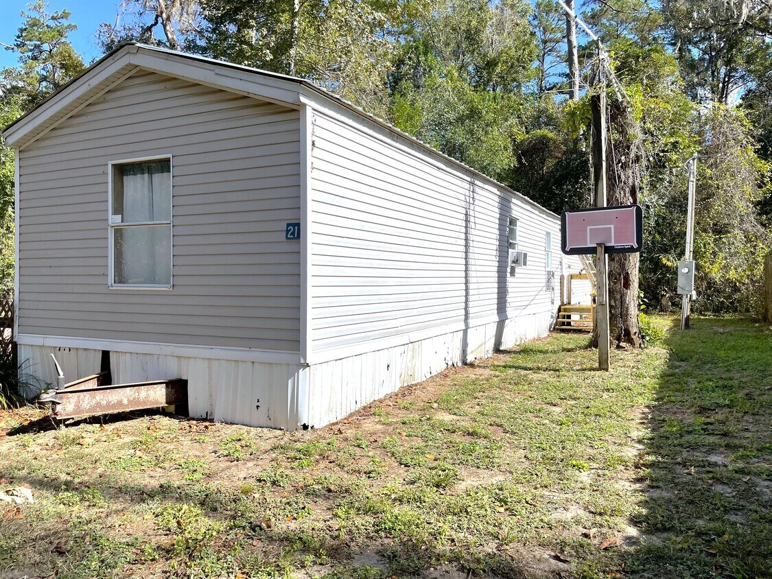 21 Maxson Rd, Crawfordville, FL 32327 House Rental in Crawfordville