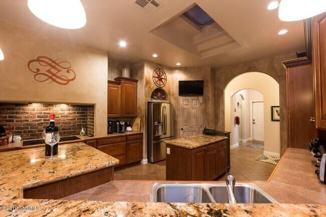 Foto del edificio - Gorgeous home in Sonoma Ranch / Pool
