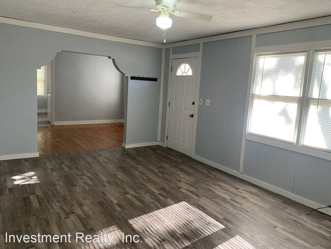 Building Photo - 3 br, 1 bath House - 423 N Locust St.