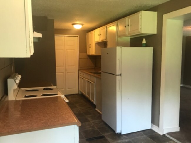 Foto del edificio - All Electric 4 Bed, 2 Bath