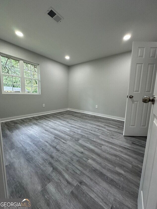 Foto del edificio - 1729 W Austin Rd