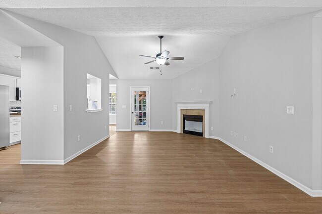 Building Photo - 3 Bedroom Ranch in Golf Cart Area of Senoia